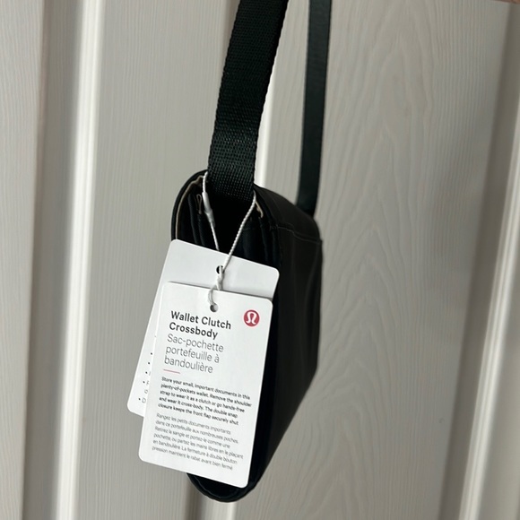 LULULEMON WALLET CLUTCH CROSSBODY BAG IN RAINFOREST GREEN - Picture 2 of 8